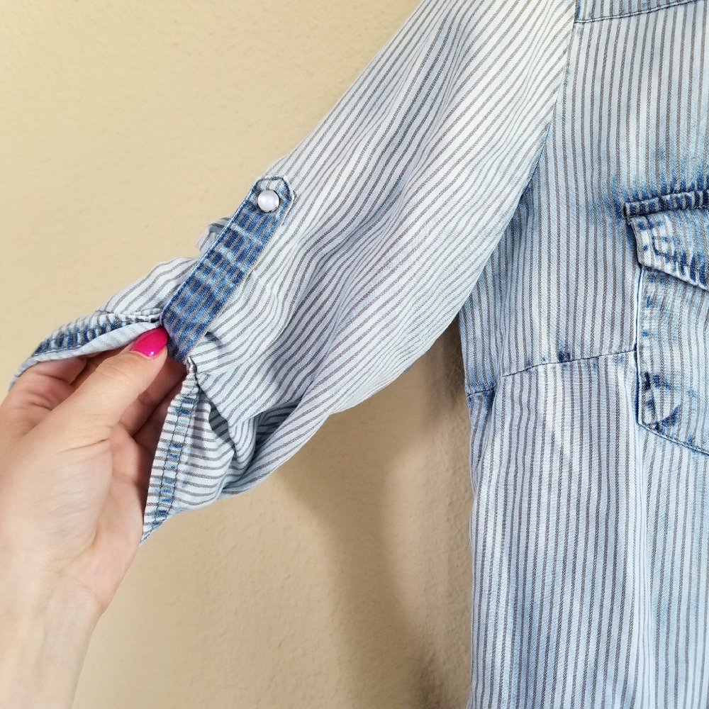 Kut From The Kloth Chambray Casual Shirtdress - Picture 6 of 9